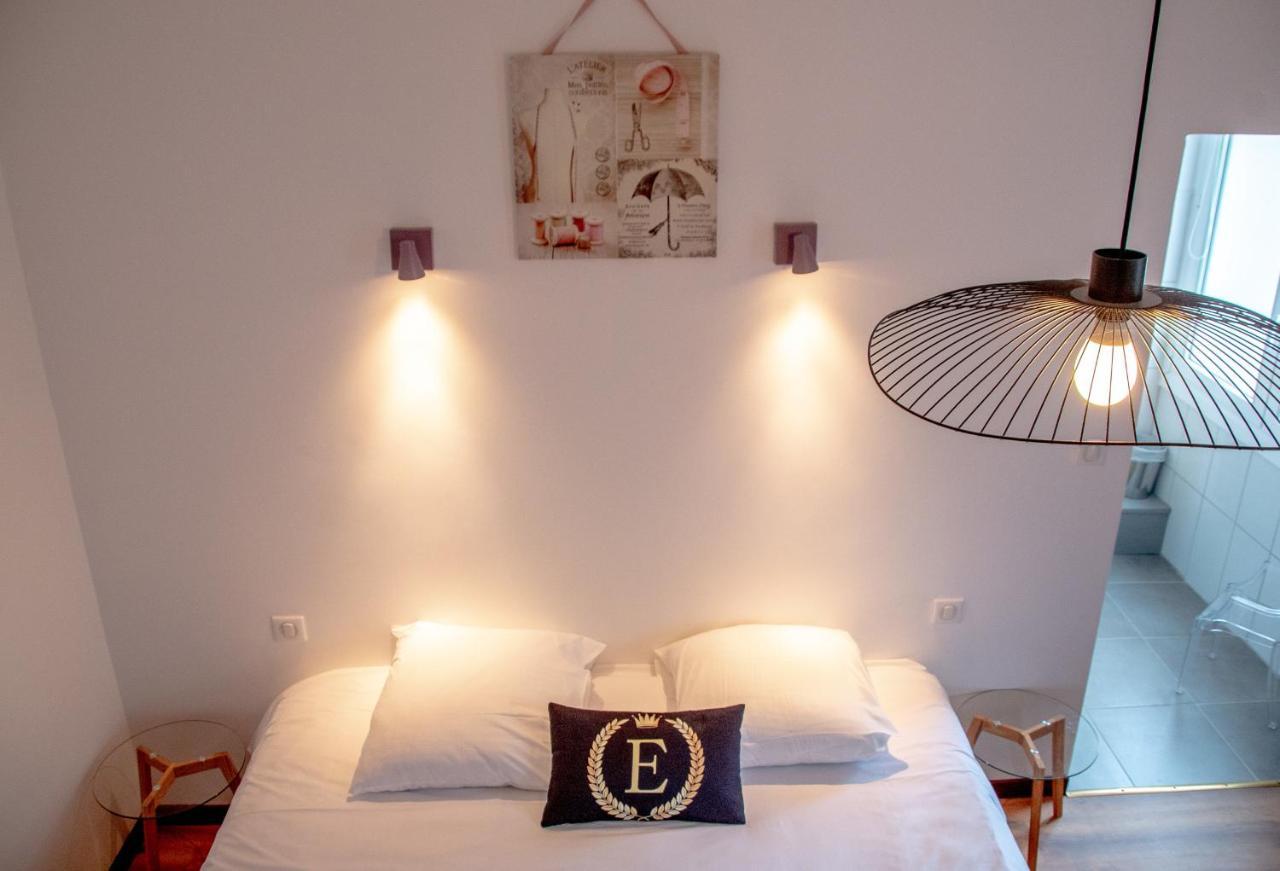 Hotel & Gastronomie - La Table De L'Europe Villeréal エクステリア 写真