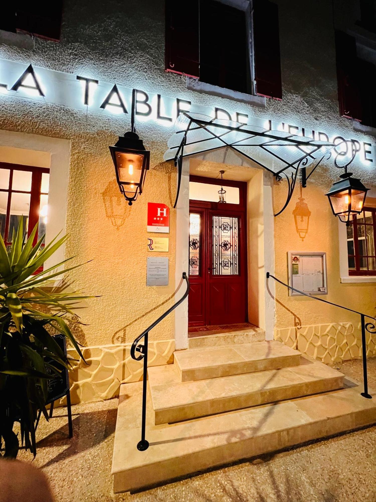 Hotel & Gastronomie - La Table De L'Europe Villeréal エクステリア 写真